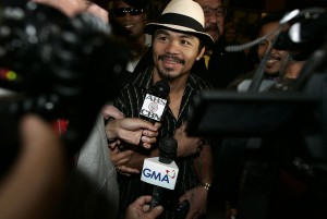 pacquiao_la_arrival_100117_001a