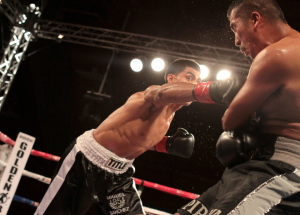 Fighting In His Backyard Sanchez Overcomes Leyva Boxing News