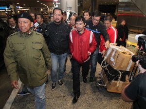 Pacquiao_LAX arrival_140202_003a