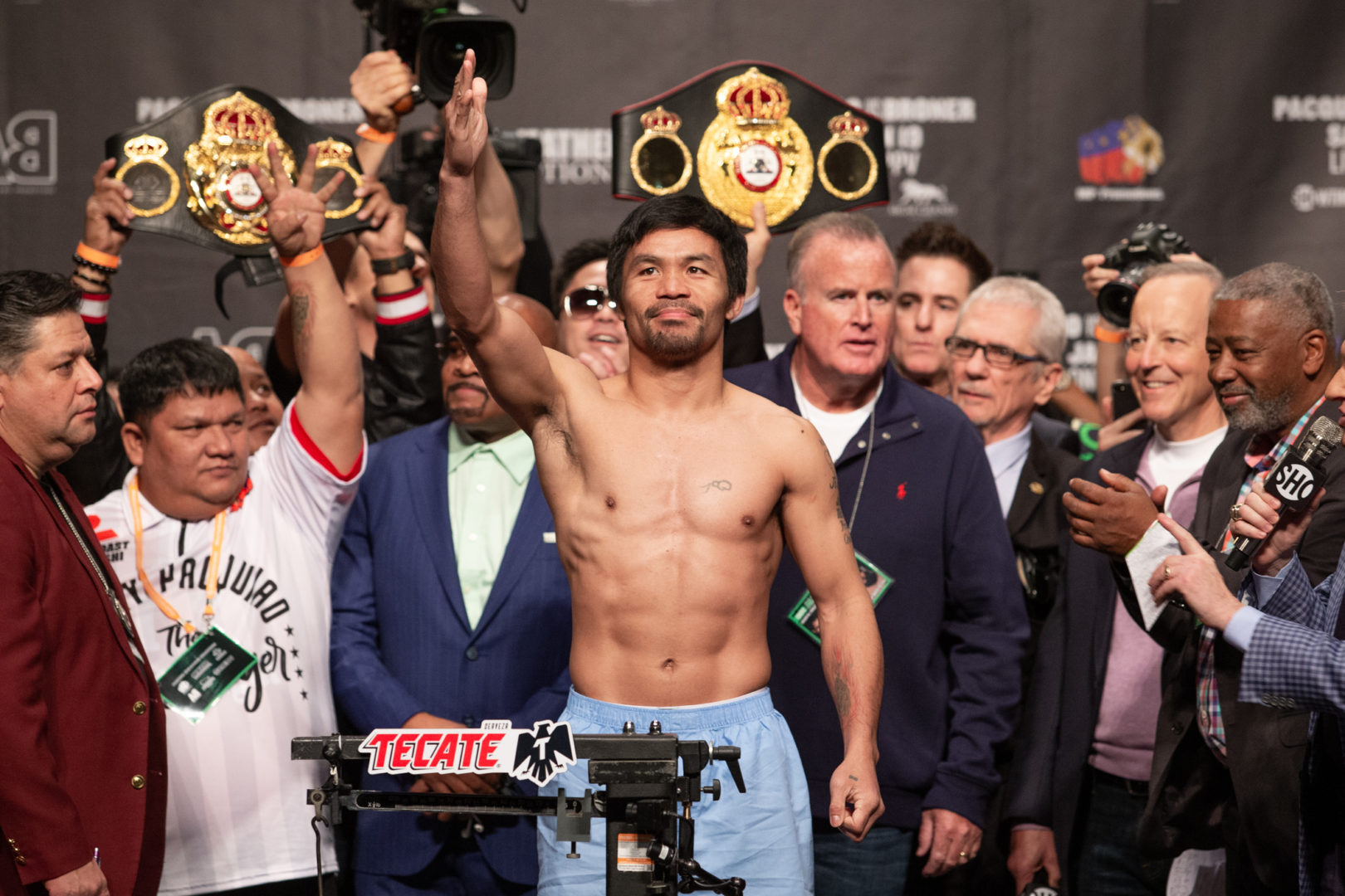 Pacquiao beats Broner easily and then calls for a Mayweather rematch