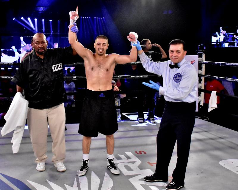 Yunusov stops Luna in 2