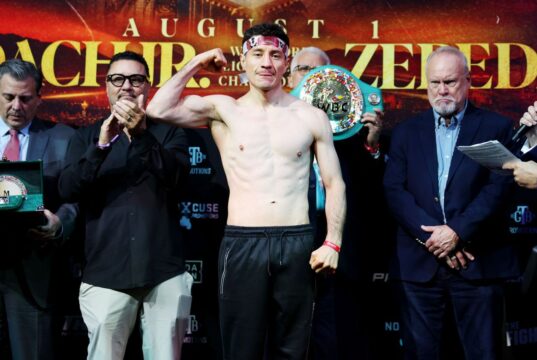 Zepeda scores unanimous decision, wins lightweight title